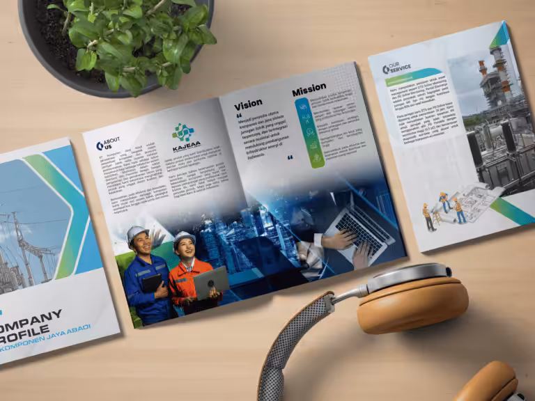 Highly detailed Japanese industrial company profile brochure showcasing engineering and energy solutions.